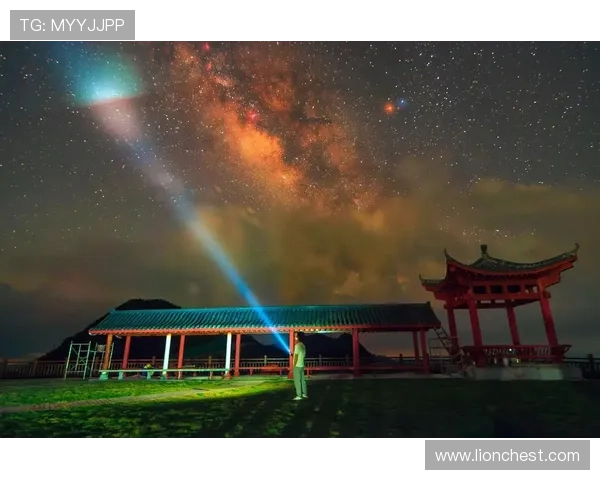 星空足球公园：夜空星辰点缀的足球场，营造浪漫而充满活力的运动环境